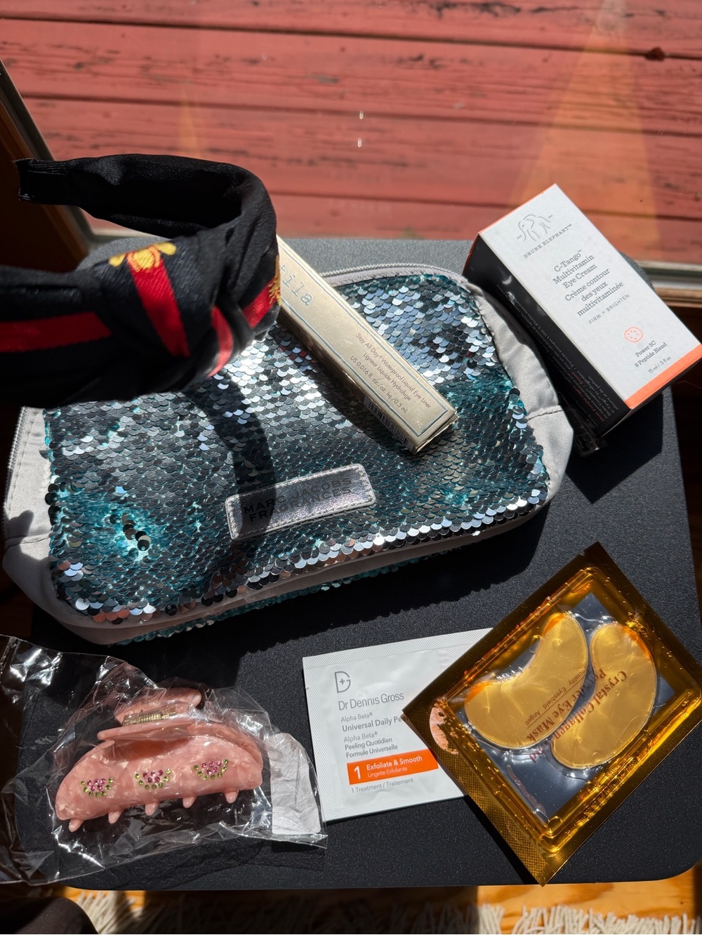Marc Jacob’s Perfumes Sequin Travel Pouch Hair Skincare Bundle